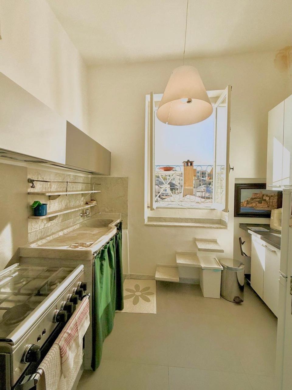 Apartment La Mansarda Al Porto Di Genua